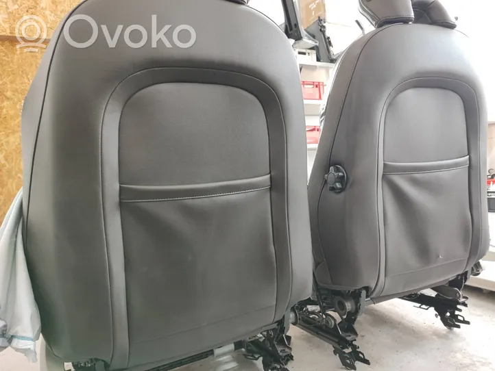 Volvo V40 Fotele / Kanapa / Boczki / Komplet 31379413
