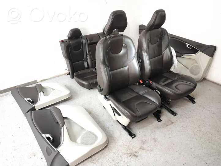 Volvo V40 Fotele / Kanapa / Boczki / Komplet 31379413