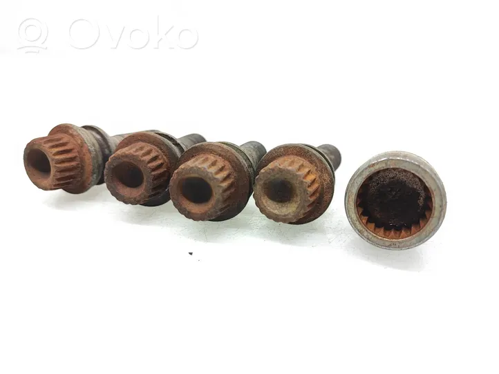 Porsche Cayenne (9PA) Anti-theft wheel nuts and lock 