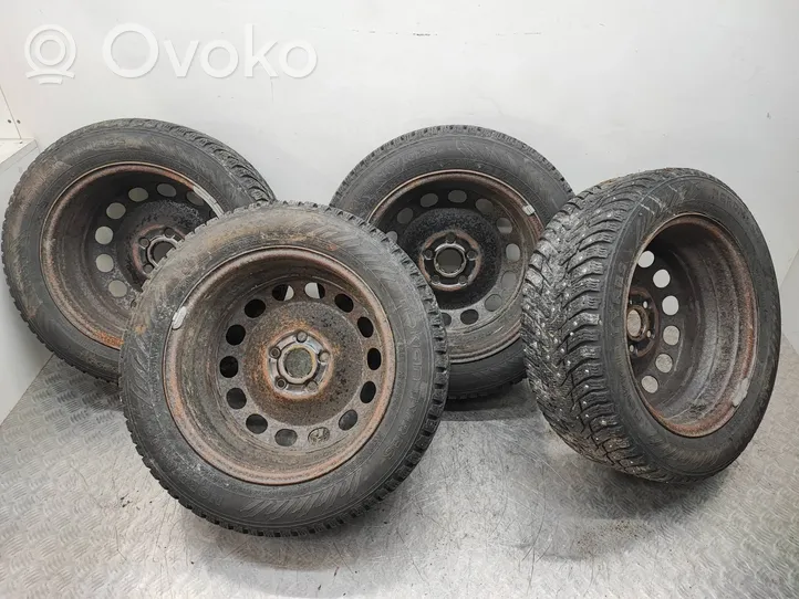 Volkswagen Caddy Neumáticos de invierno/nieve con tacos R16 