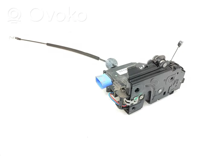 Volkswagen Caddy Front door lock 3D2837015T