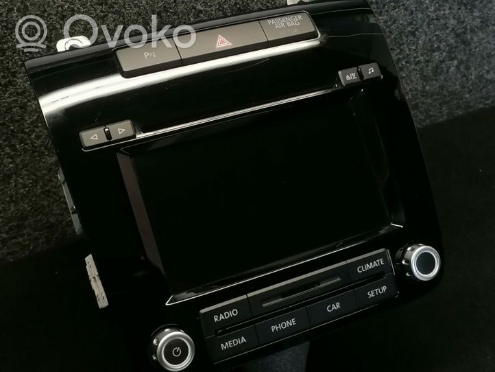 Volkswagen Touareg II Panel / Radioodtwarzacz CD/DVD/GPS 7P6035195B