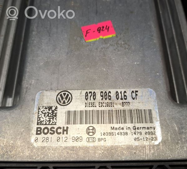 Volkswagen Transporter - Caravelle T5 Sterownik / Moduł ECU 070906016CF