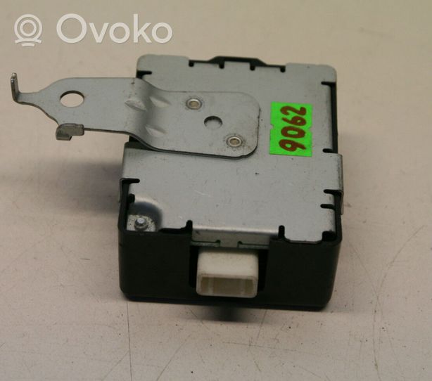 Toyota iQ Door central lock control unit/module 8974152262