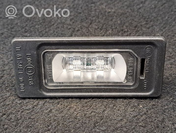 Volkswagen Golf VII Lampa oświetlenia tylnej tablicy rejestracyjnej 4C0943021