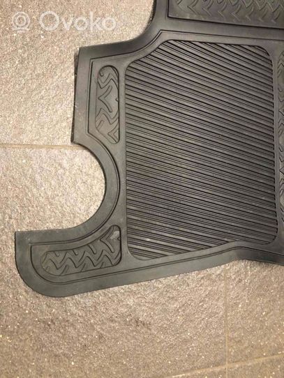 Iveco Daily 35 - 40.10 Tapis de sol avant 504056770