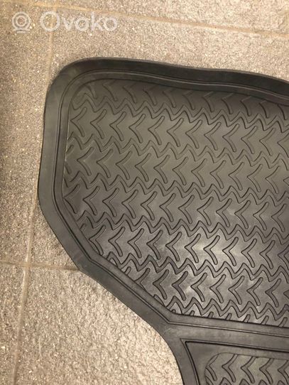 Iveco Daily 35 - 40.10 Tapis de sol avant 504056770