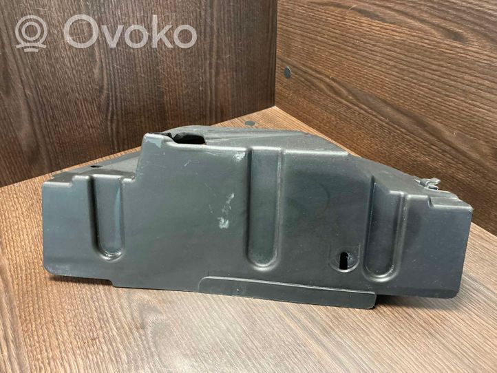 Iveco Daily 3rd gen Rivestimento paraspruzzi passaruota anteriore 3802208