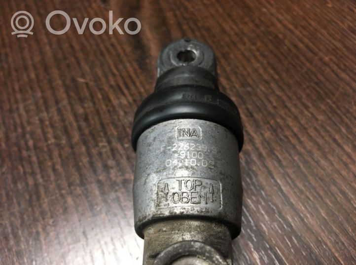 Toyota Corolla Verso E121 Koło pasowe napinacza taśmy 2262399