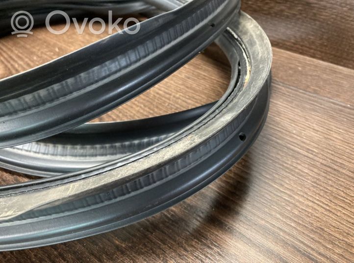 Volvo V50 Trunk rubber seal (body) 