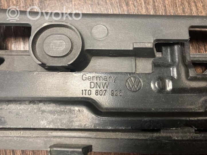 Volkswagen Caddy Staffa di rinforzo montaggio del paraurti anteriore 1T0807936