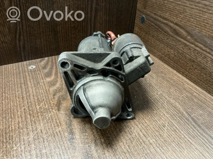 Opel Movano B Starter motor 233002654R