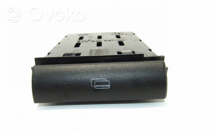 Seat Ibiza II (6k) Glove box 