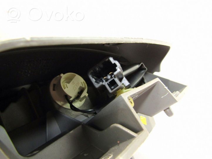 KIA Rio Third/center stoplight 