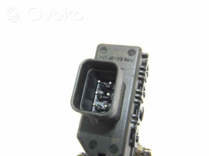 Opel Zafira A Front door window regulator motor 