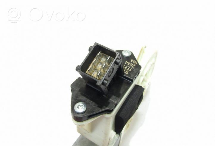 Opel Vectra C Front door window regulator motor 