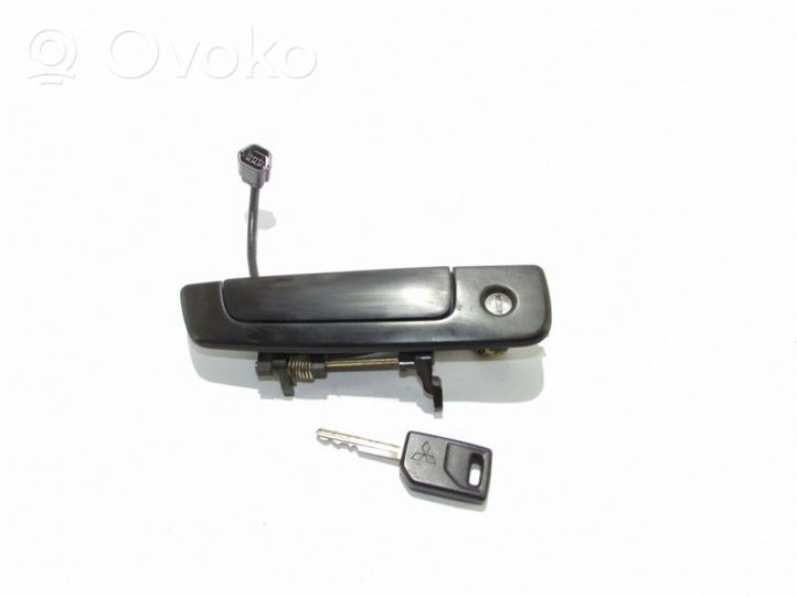 Mitsubishi Space Wagon Front door exterior handle 