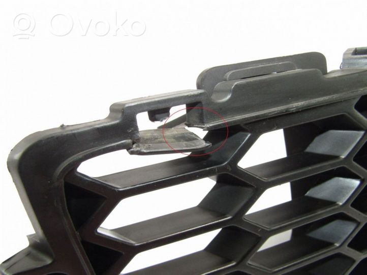 Chevrolet Captiva Grille de calandre avant 