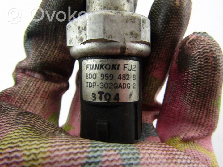 Volkswagen PASSAT B5 Oil pressure sensor 