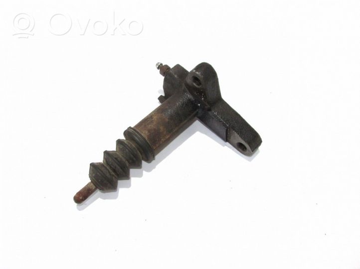 Mitsubishi L200 Clutch slave cylinder 