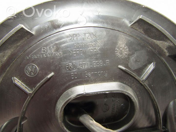 Volkswagen Polo V 6R Fuel pump relay 