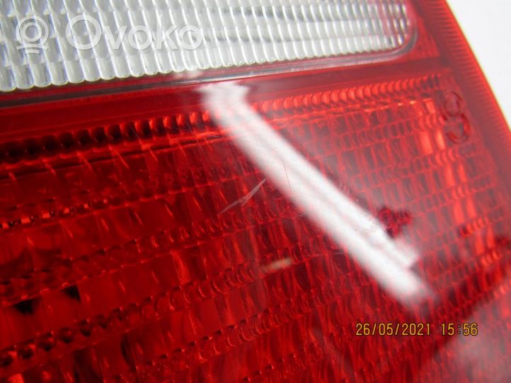 Opel Omega B2 Lampy tylnej klapy bagażnika 