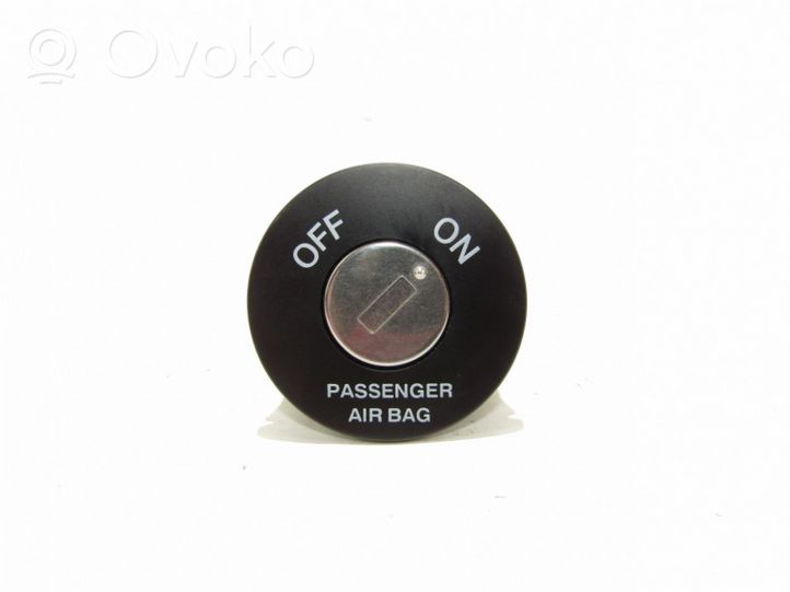 Hyundai i30 Passenger airbag on/off switch 