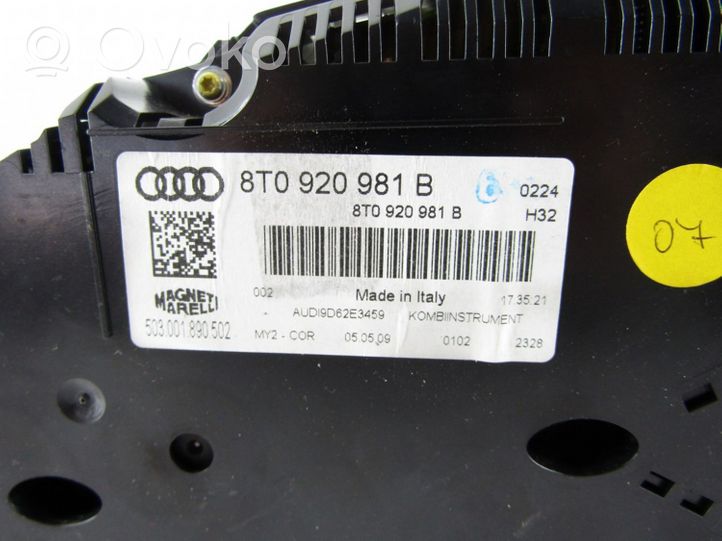 Audi A5 8T 8F Licznik / Prędkościomierz 