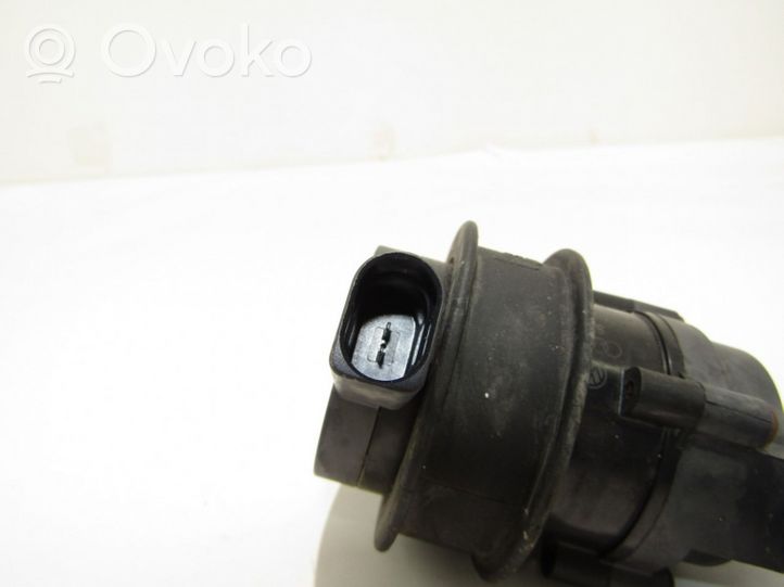 Audi A4 S4 B5 8D Pompe à eau de liquide de refroidissement 