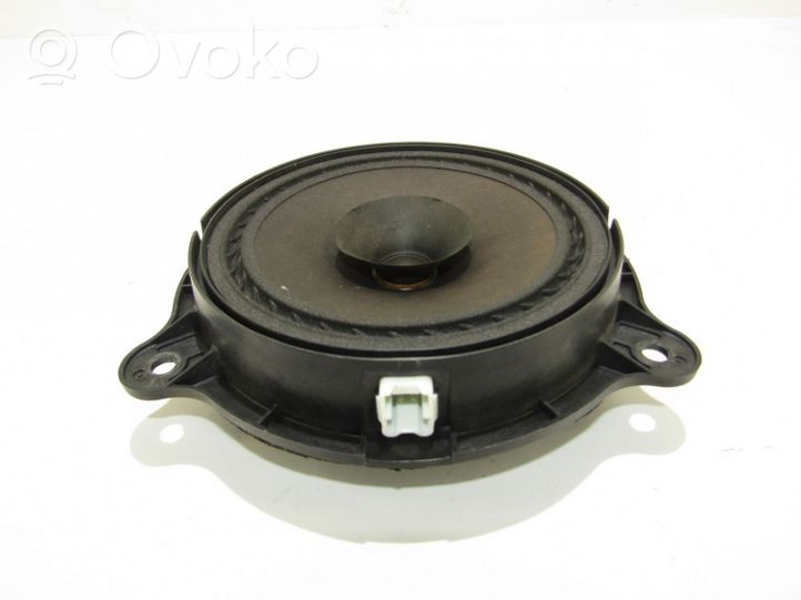 Nissan X-Trail T31 Front door speaker 