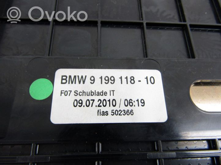 BMW 5 GT F07 Daiktadėžė 