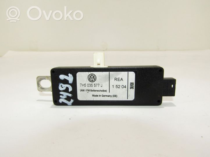 Volkswagen Transporter - Caravelle T5 Aerial antenna amplifier 