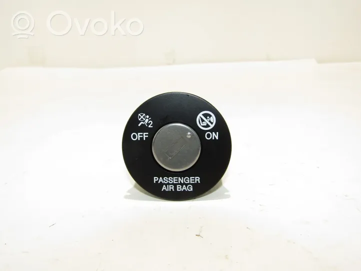 Hyundai ix20 Passenger airbag on/off switch 