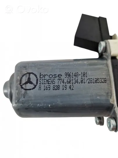 Mercedes-Benz B W245 Silniczek podnoszenia szyby drzwi tylnych 