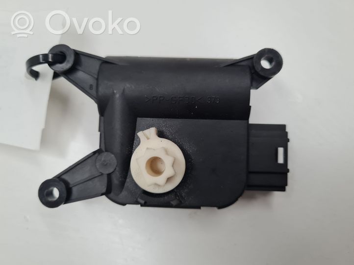 Volkswagen Golf VI Motor/activador trampilla de calefacción 1K0907511