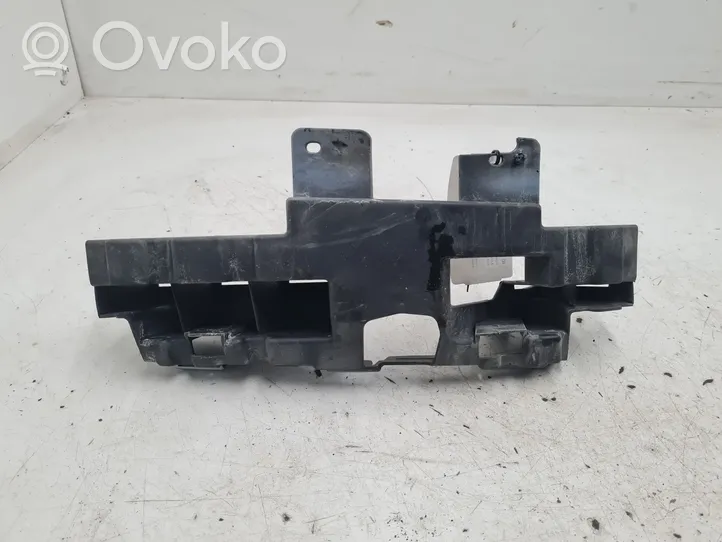 Ford C-MAX I Front bumper mounting bracket 3M5117E856