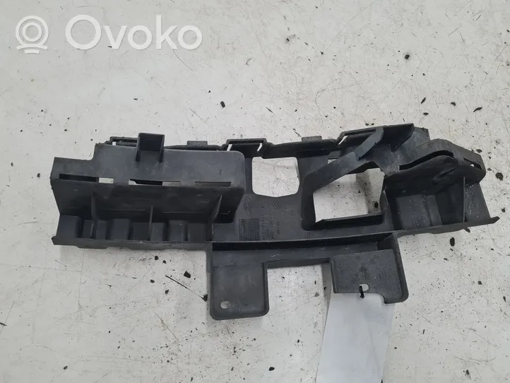 Ford C-MAX I Front bumper mounting bracket 3M5117E856