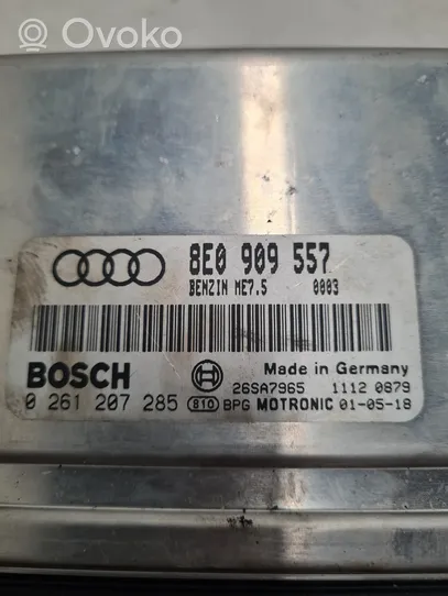 Audi A4 S4 B6 8E 8H Moottorin ohjainlaite/moduuli 8E0909557