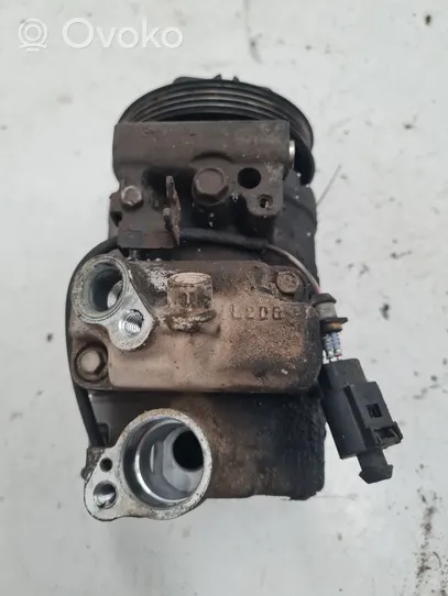 Audi A4 S4 B6 8E 8H Ilmastointilaitteen kompressorin pumppu (A/C) 8E0260805R