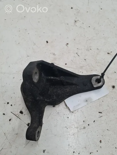 Ford C-MAX I Gearbox mounting bracket 3M516P093