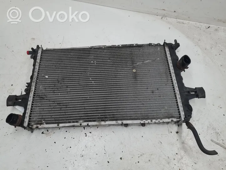 Opel Zafira A Radiateur de refroidissement 09157937