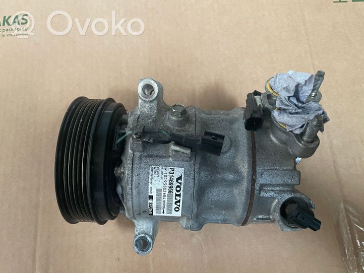 Volvo V40 Ilmastointilaitteen kompressorin pumppu (A/C) P31469966