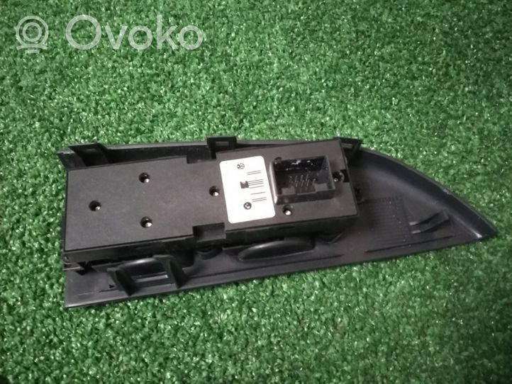 Volkswagen PASSAT B5.5 Electric window control switch 1J4959857A