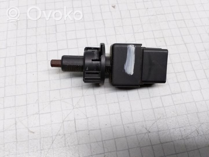 Mitsubishi Space Wagon Interruptor sensor del pedal de freno 2430188