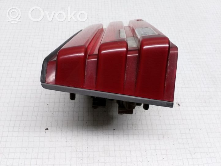 Mitsubishi Galant Lampy tylnej klapy bagażnika 0088048