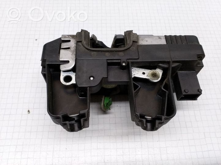 Opel Zafira A Front door lock 24414134