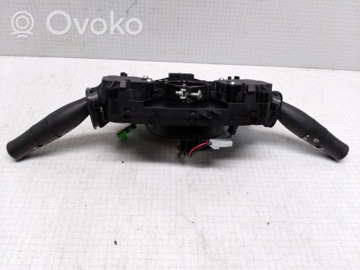 Renault Megane II Leva/interruttore dell’indicatore di direzione e tergicristallo 880M290M0767