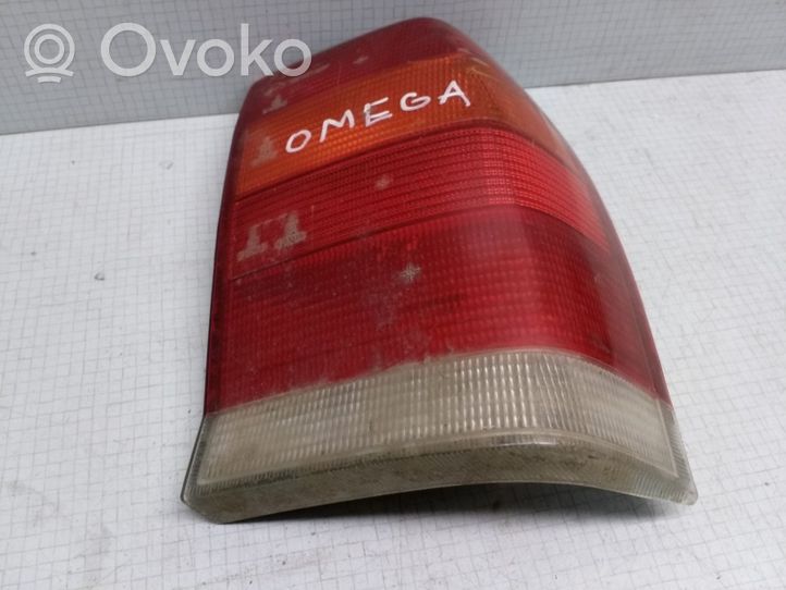 Opel Omega A Задний фонарь в кузове 395186
