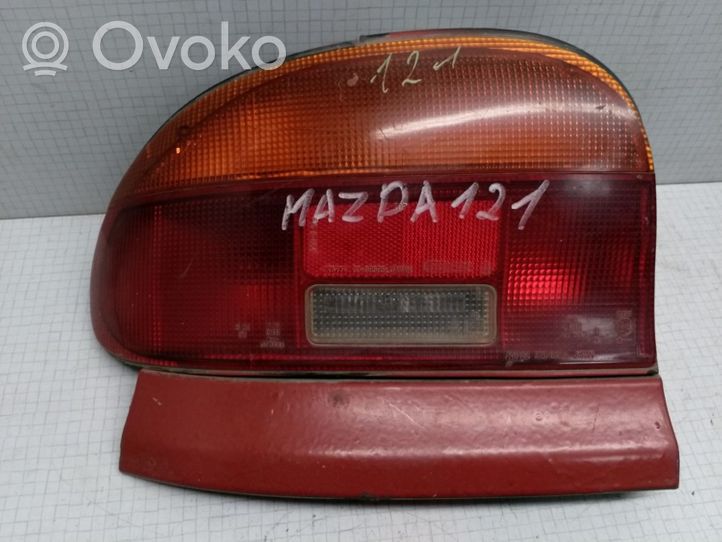 Mazda E2000 - E2200 Luci posteriori 22061364