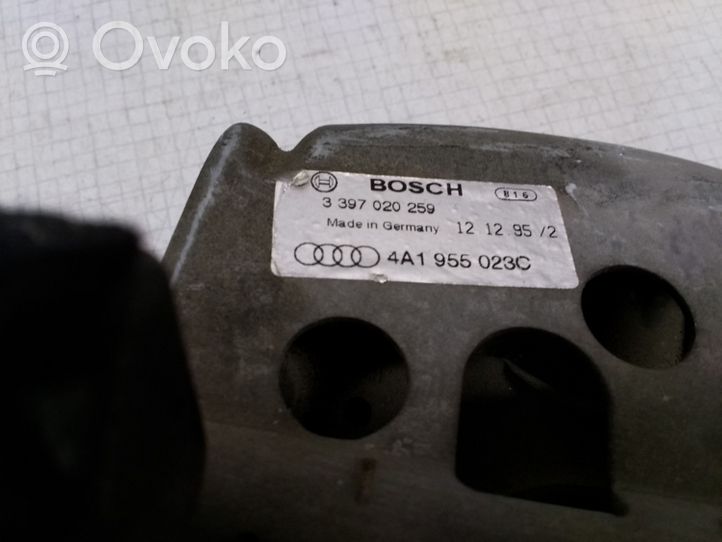 Audi A6 S6 C4 4A Etupyyhkimen vivusto 3397020259